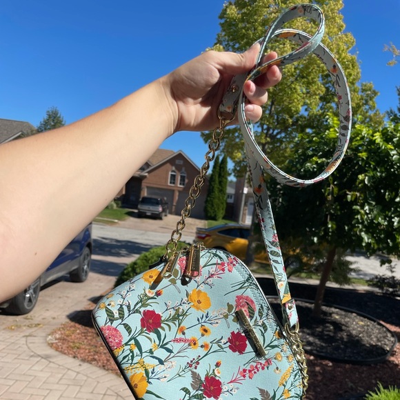 New Steve Madden Floral Crossbody Purse - Picture 5 of 7